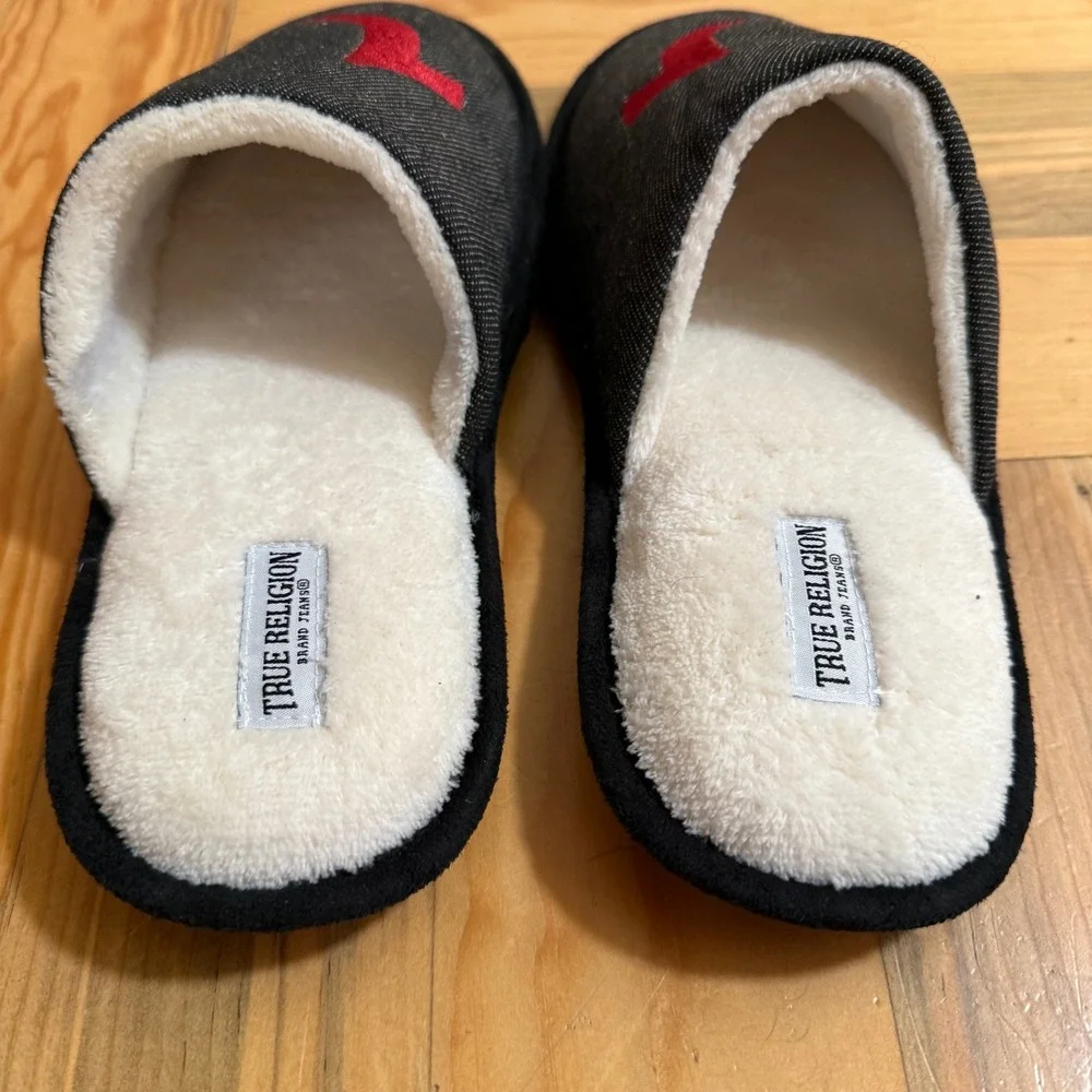NWOT True Religion Gray Red Slippers Men 9-10‎